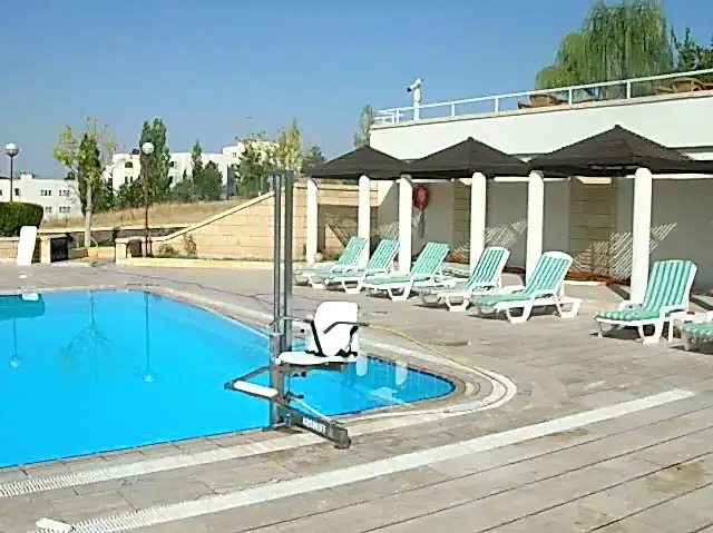 havuz asansörü, engelli lifti