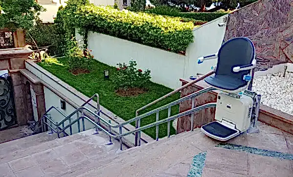 Merdiven Asansörleri ve İstanbul: Şehirdeki Erişilebilirlik Çözümleri