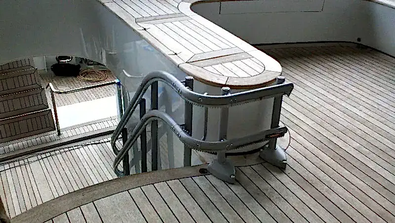 Teknelerde Engelli Asansörü Kullanımı